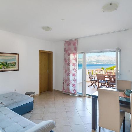 Nice Home In Postira With Outdoor Swimming Pool Екстериор снимка
