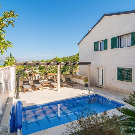 Nice Home In Postira With Outdoor Swimming Pool Екстериор снимка