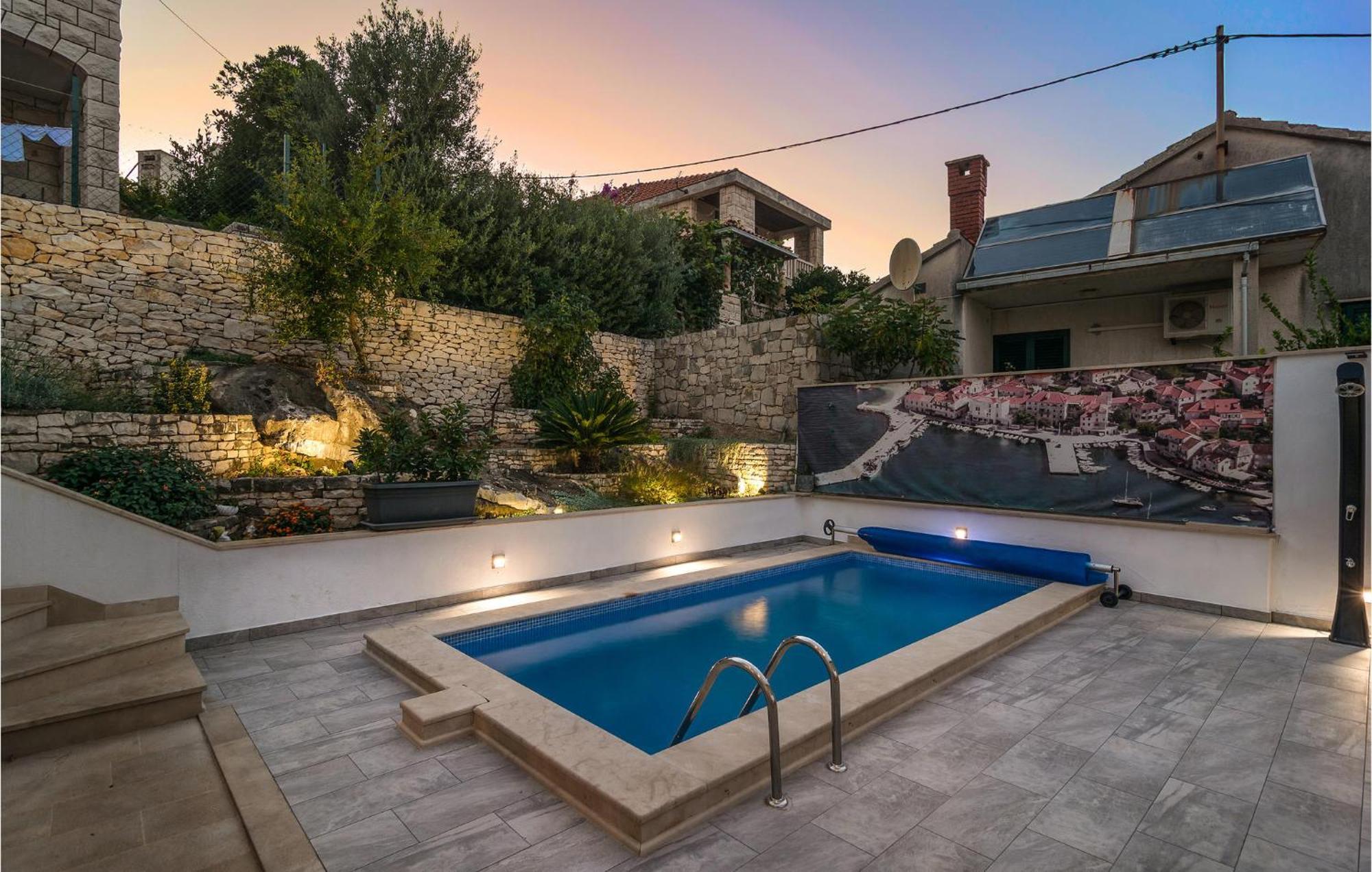 Nice Home In Postira With Outdoor Swimming Pool Екстериор снимка