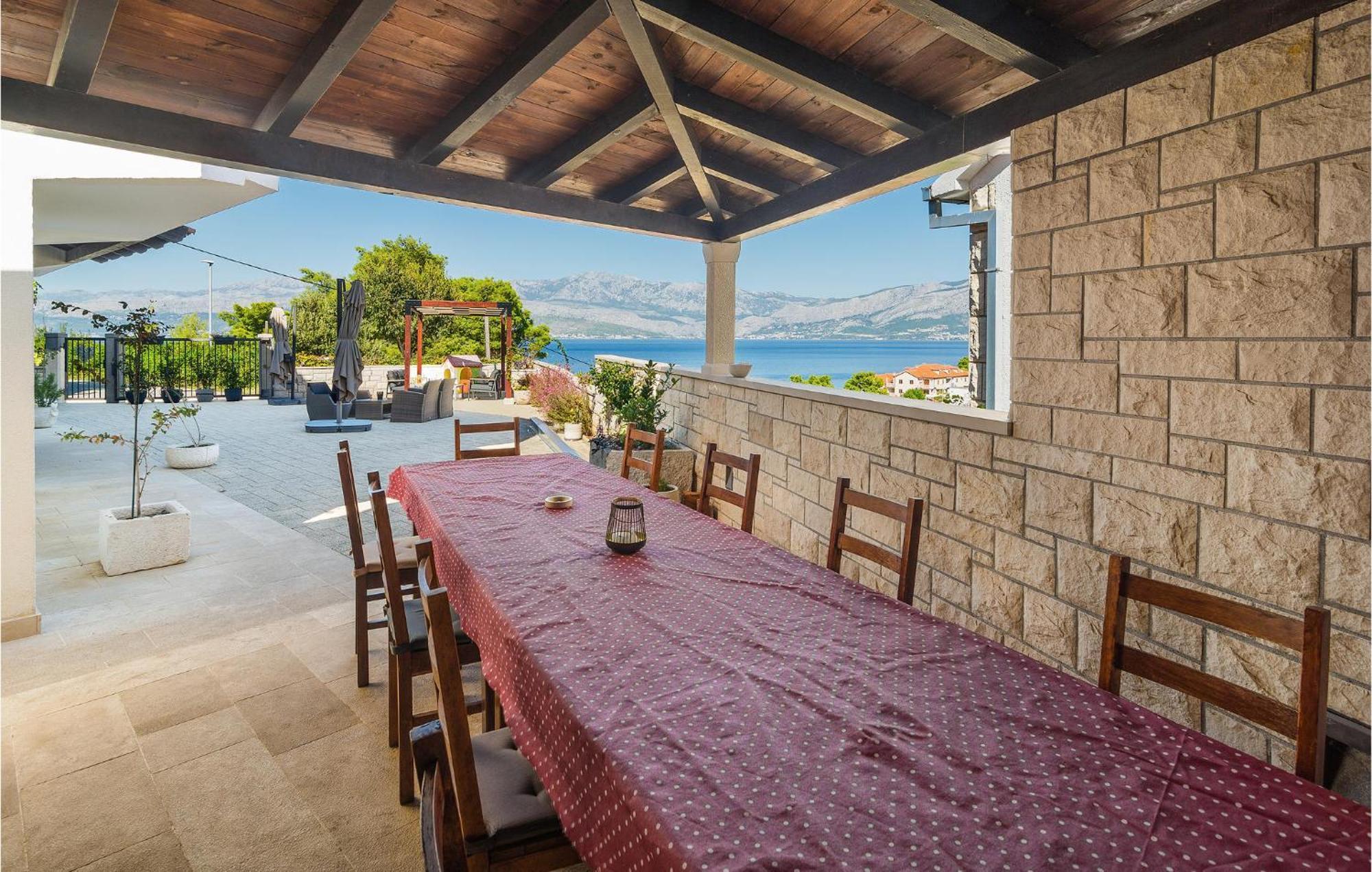 Nice Home In Postira With Outdoor Swimming Pool Екстериор снимка