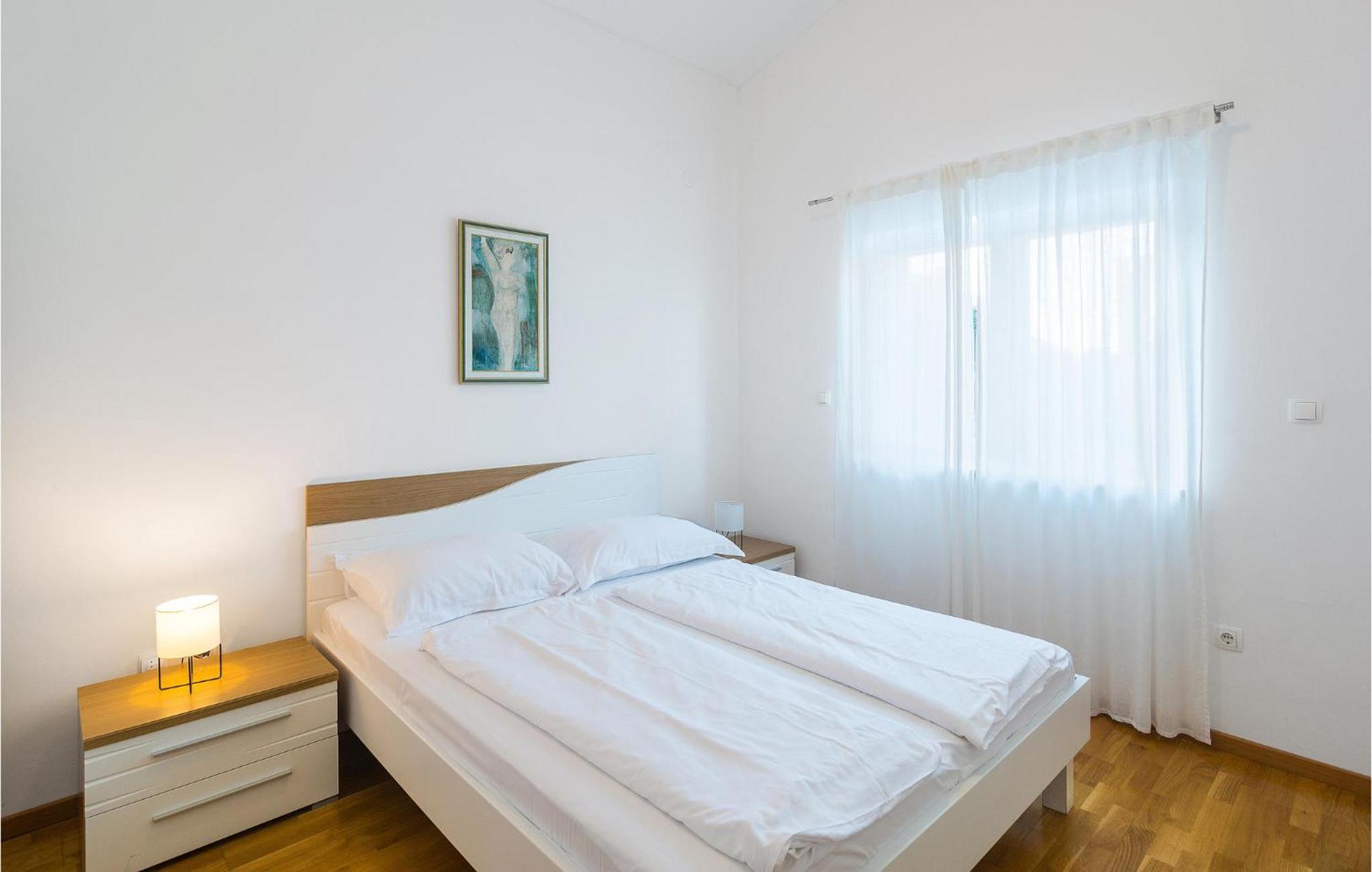 Nice Home In Postira With Outdoor Swimming Pool Екстериор снимка