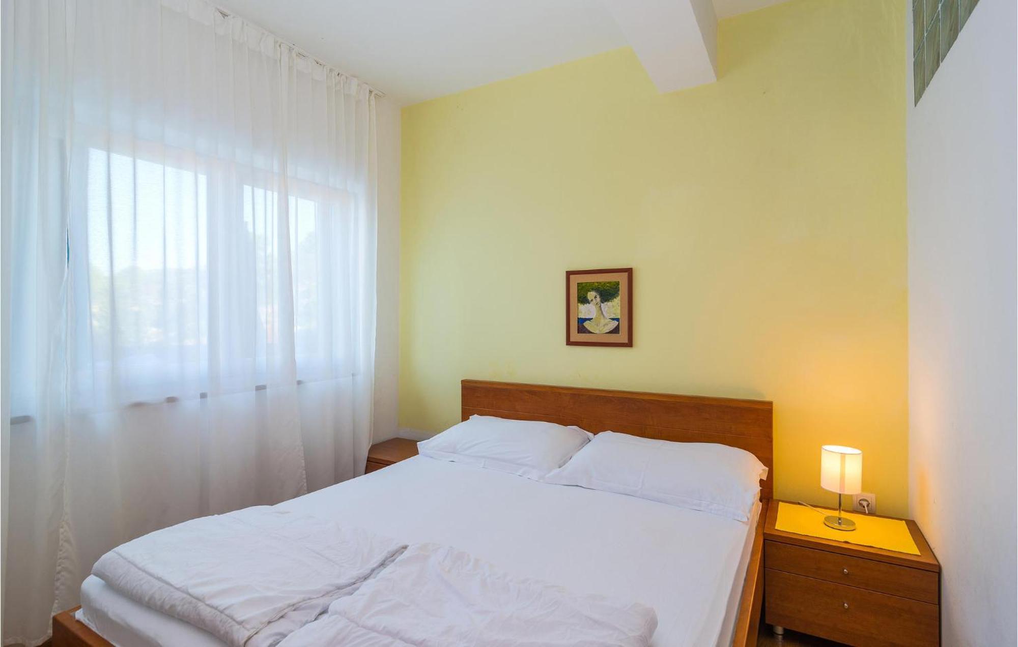 Nice Home In Postira With Outdoor Swimming Pool Екстериор снимка